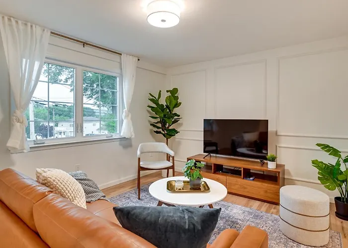 Glen Cove Vacation Rental Less Than 1 Mi To Downtown!