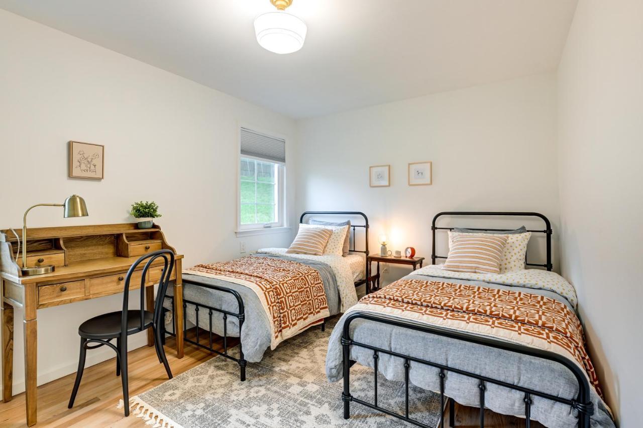 Vacation Less Than 1 Mi To Downtown! Apartment *